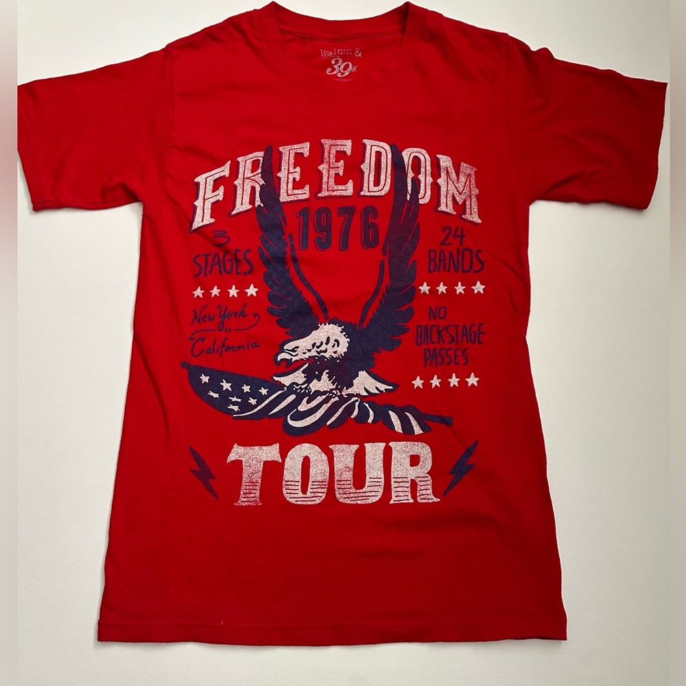 Walnut & 39th Short Sleeve Graphic T-shirt Size Small